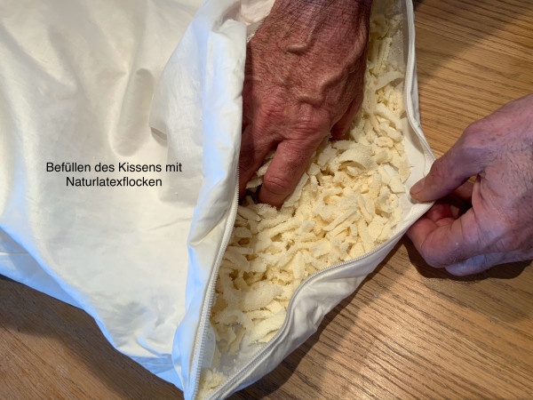 Befüllen des Kissens